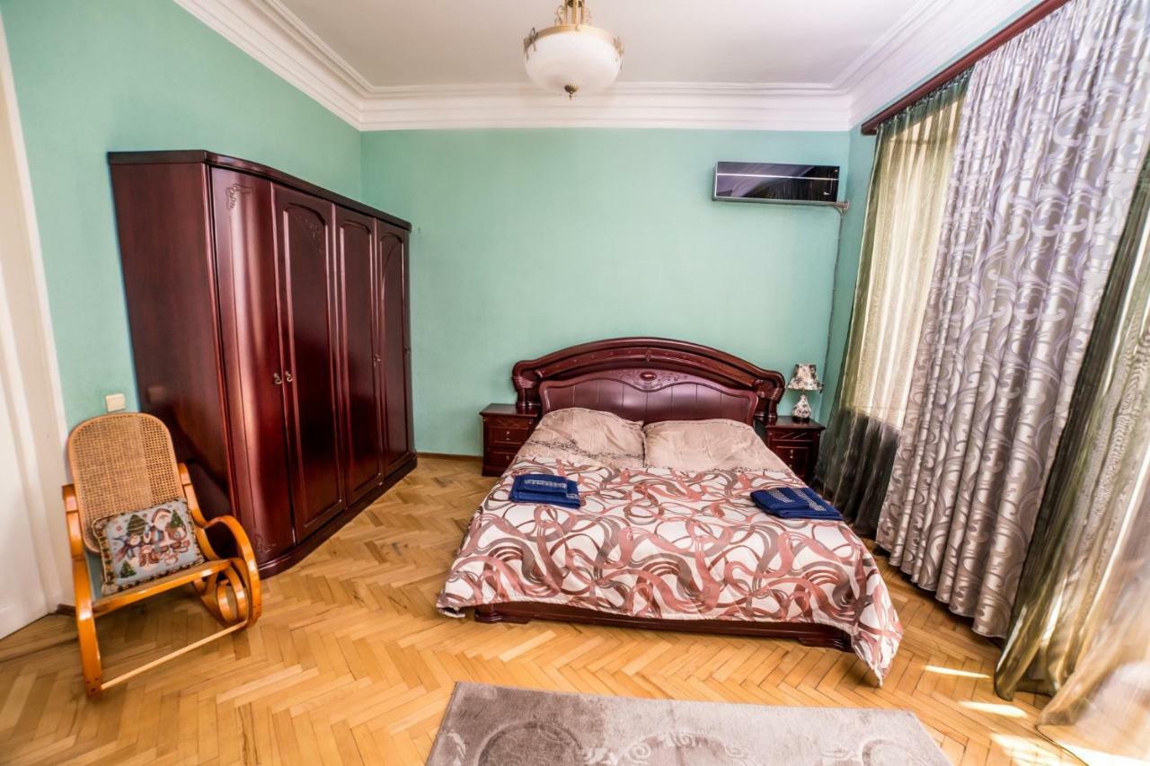 Gold District Apartment Tbiliszi Kültér fotó